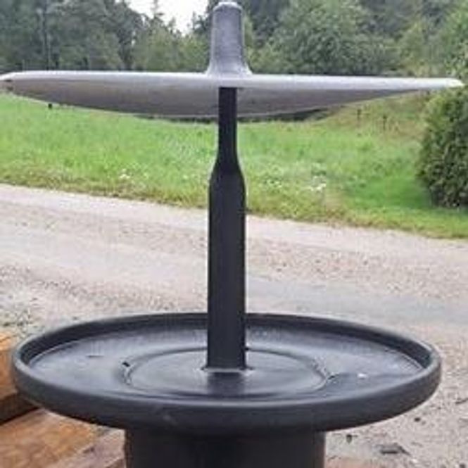 Hovedbilde Slikkesteinshaldar med lokk (10 kg) – ...
