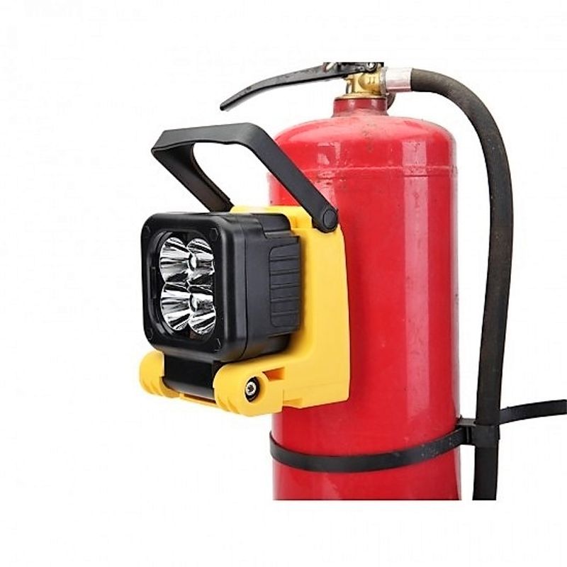 Arbeidslys med magnetfeste